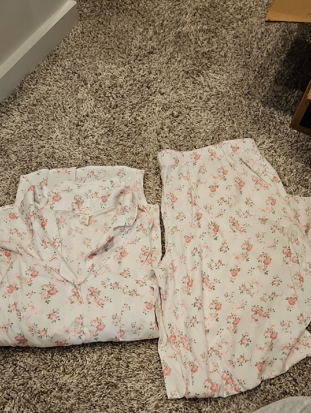 Aeropostale White Floral Pajama Set with Pink Rose Print
